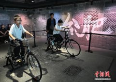 国庆假期首日 民众在合肥城市记忆馆里寻“旧时光”